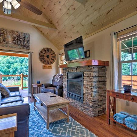 Cozy Riverfront Cabin With Private Deck And Hot Tub! บรายซันซิตี ภายนอก รูปภาพ