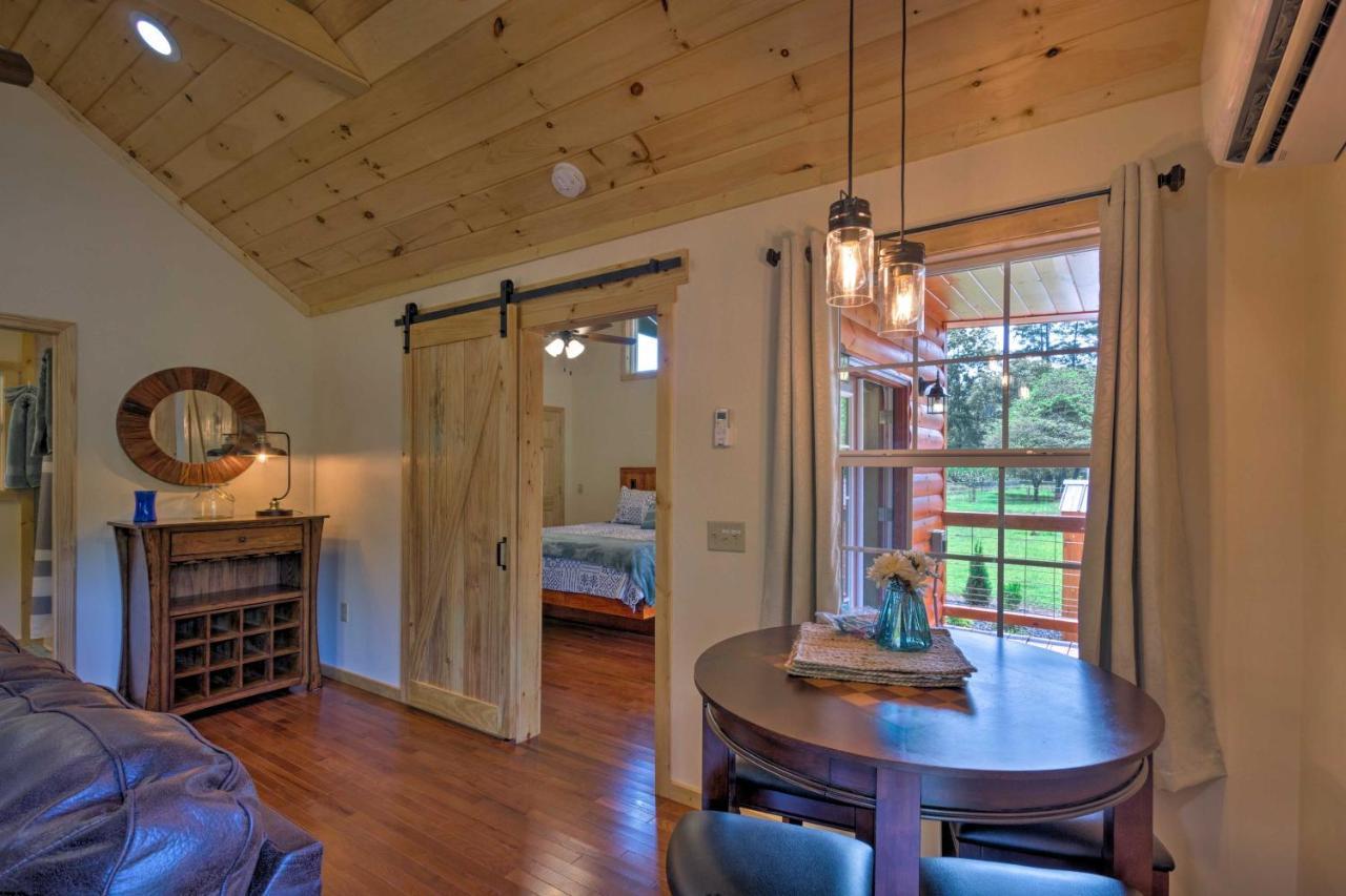 Cozy Riverfront Cabin With Private Deck And Hot Tub! บรายซันซิตี ภายนอก รูปภาพ