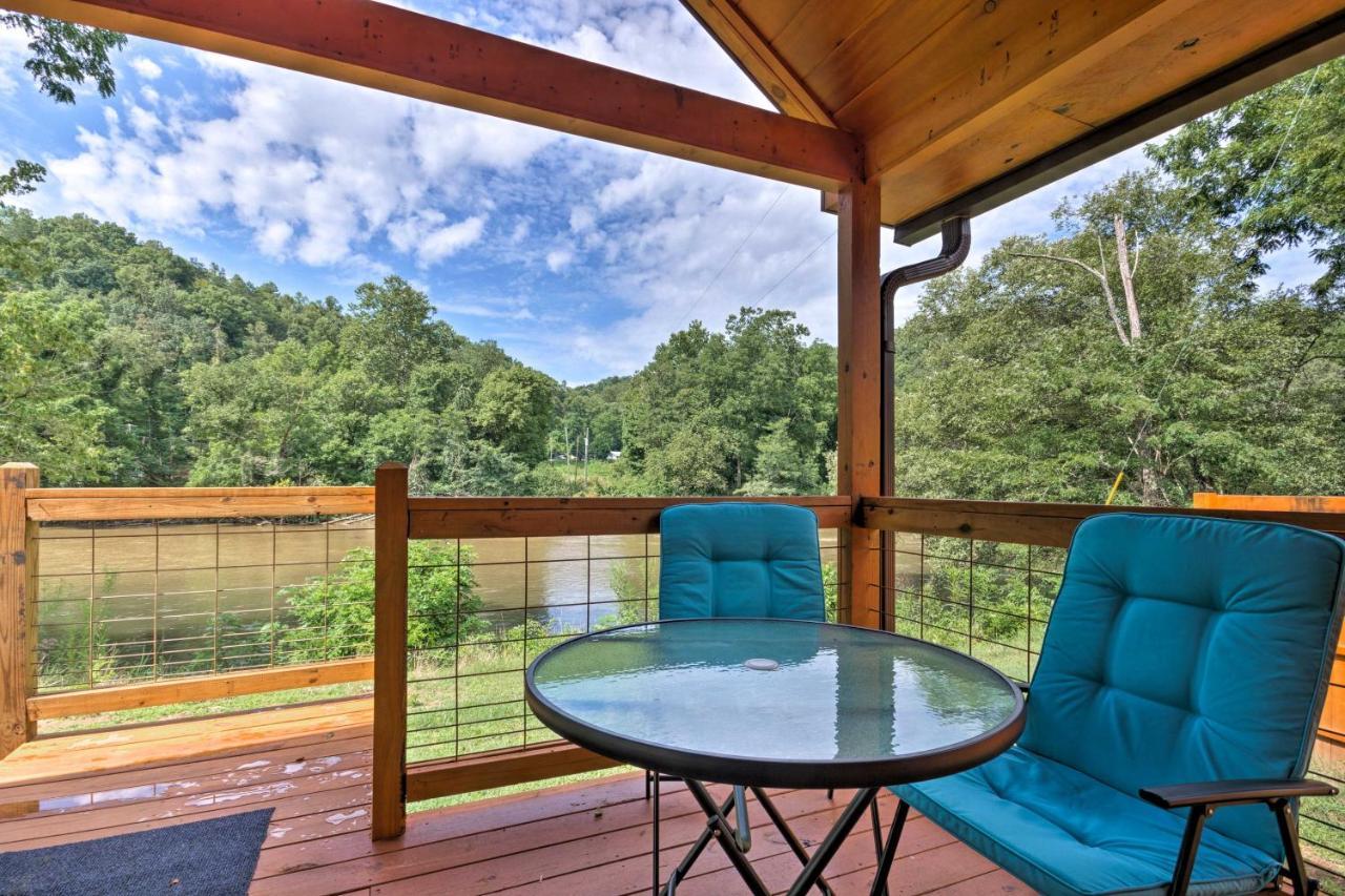 Cozy Riverfront Cabin With Private Deck And Hot Tub! บรายซันซิตี ภายนอก รูปภาพ